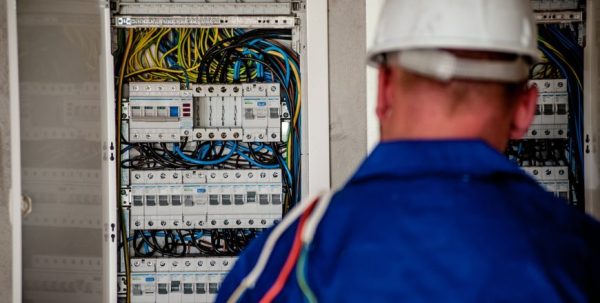 electrician 2755682 1920 e1548187758853 870x440 1