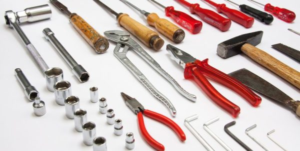 tool 379596 1920 870x440 2